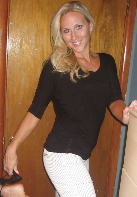 Проститутка Иришка СПб у метро Парнас, телефон +7(981)266-85-01