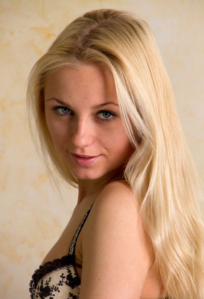 Индивидуалка Влада СПб у метро Владимирская, телефон +7(981)193-28-94