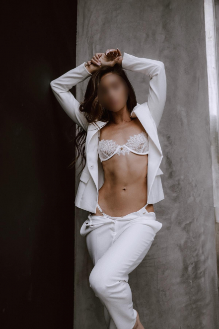 Лилия - cекс и интим услуги у метро Комендантский Проспект за 1500 р. час, телефон +7(981)167-67-19 - фото 3