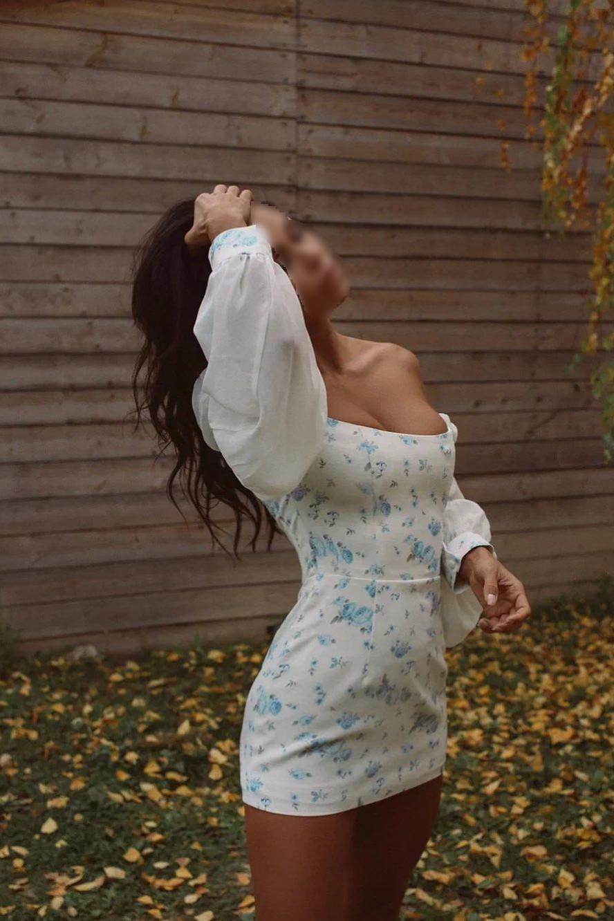 Проститутка Света СПб у метро Кировский Завод, телефон +79811554285