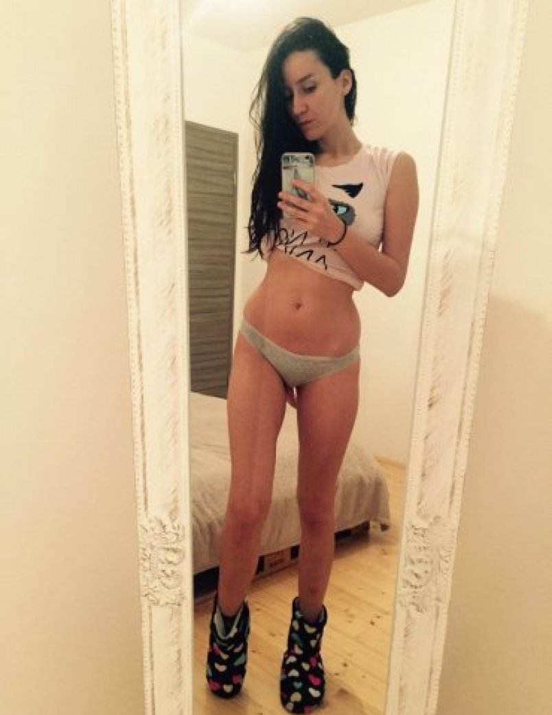 Проститутка Леночка СПб у метро Владимирская, телефон +7(981)193-28-94