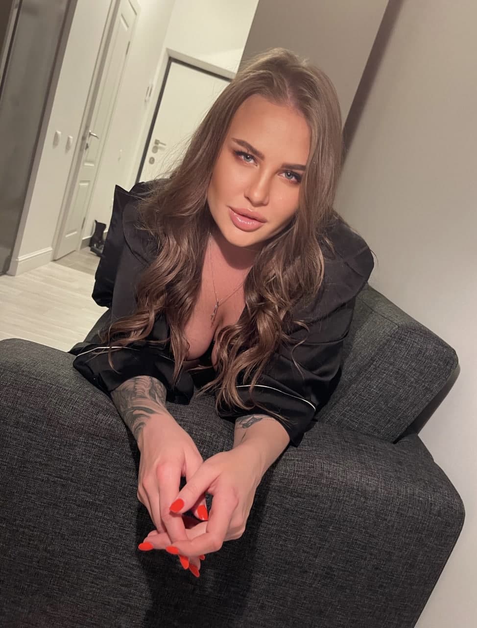 Проститутка Лариса СПб у метро Парк Победы, телефон +79811554285