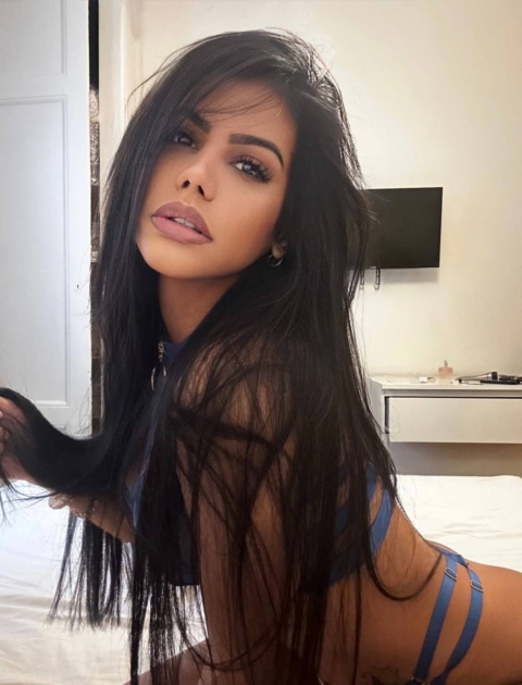 Зара - cекс и интим услуги у метро Горьковская за 10000 р. час, телефон +7(921)946-50-58 - фото 1