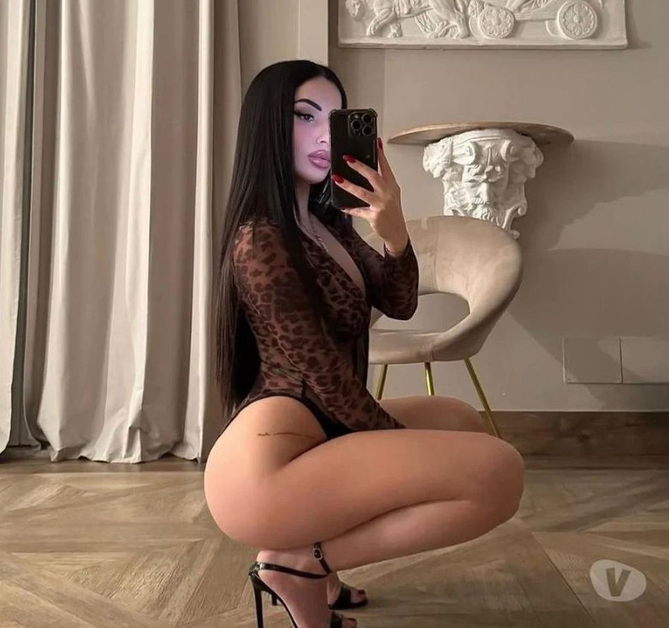 Проститутка Муза СПб у метро Горьковская, телефон +7(921)946-57-47